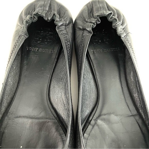 Reva Travel Ballet: Women Tory Burch Black Reva Ballet Flat with Gold Emblem, Size 7